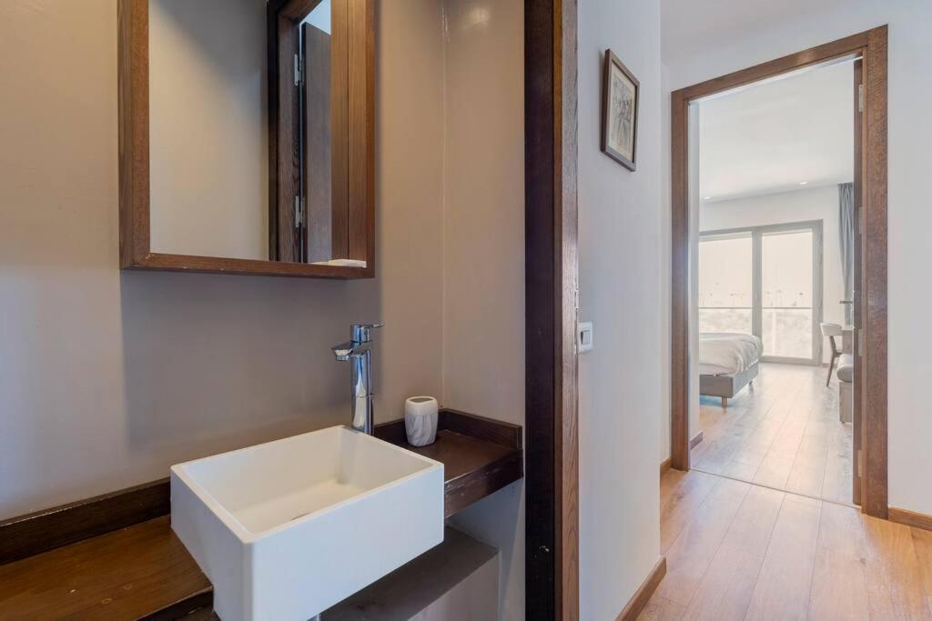 Luxury Apartment At Corniche , Seaview Close Beach الدار البيضاء المظهر الخارجي الصورة