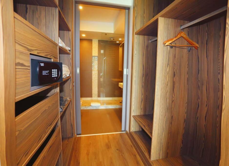 Luxury Apartment At Corniche , Seaview Close Beach الدار البيضاء المظهر الخارجي الصورة